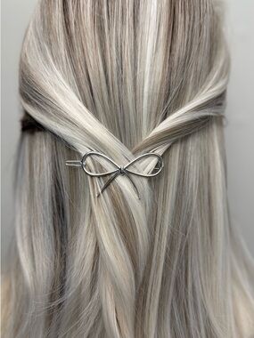 Bow Hair Clip Set Gold & Silver Women’s Minimalist Metal Barrettes Duo